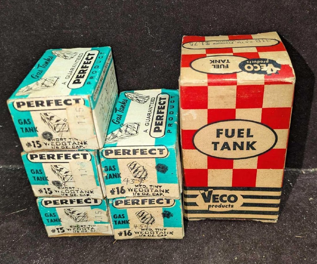 RC Airplane Gas Tank Perfect Product And Veco: RC Airplane Gas Tank Perfect Product And Veco. This lot includes: (1) Veco Fuel Tank - 31B 2.50 oz pressure. It comes in the original box that is approx 2 1/4" x 2" x 4". The tank is