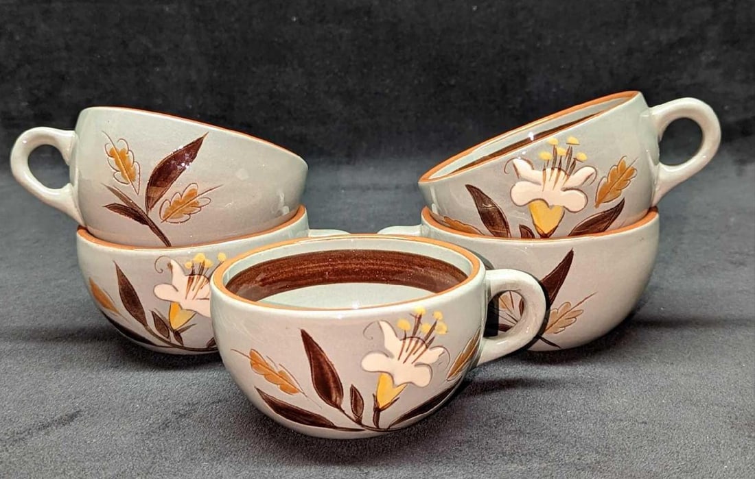 5 Retired Vintage Stangl Golden Harvest Pottery Cups: 5 Retired Vintage Stangl Golden Harvest Pottery Cups. This series was released from 1953 - 1978 (When the company was closed). Each cup is approx 4 3/4" x 3 3/4" x 2 1/8" and together they weigh 