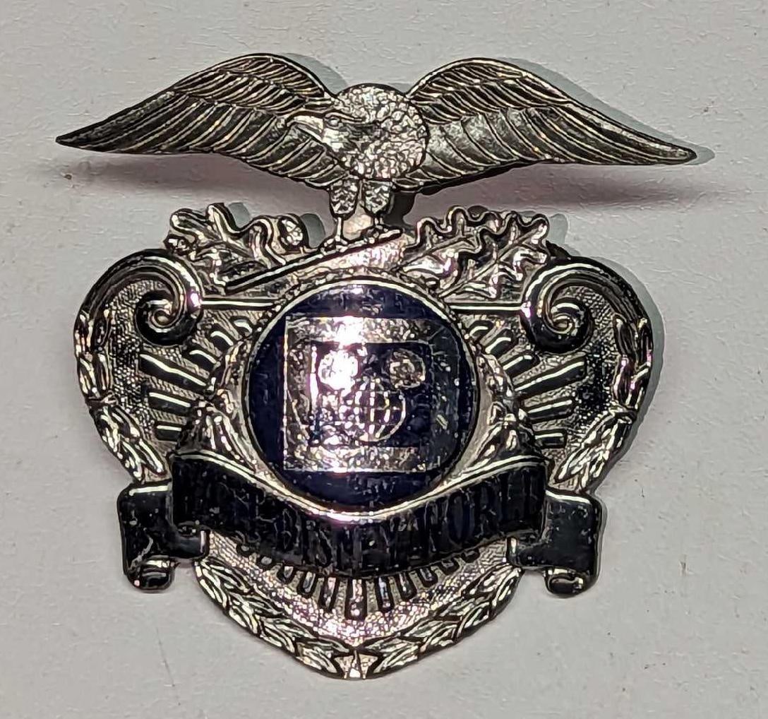 1980s Disney World Female Security Hat Badge 254 (1 of 2)