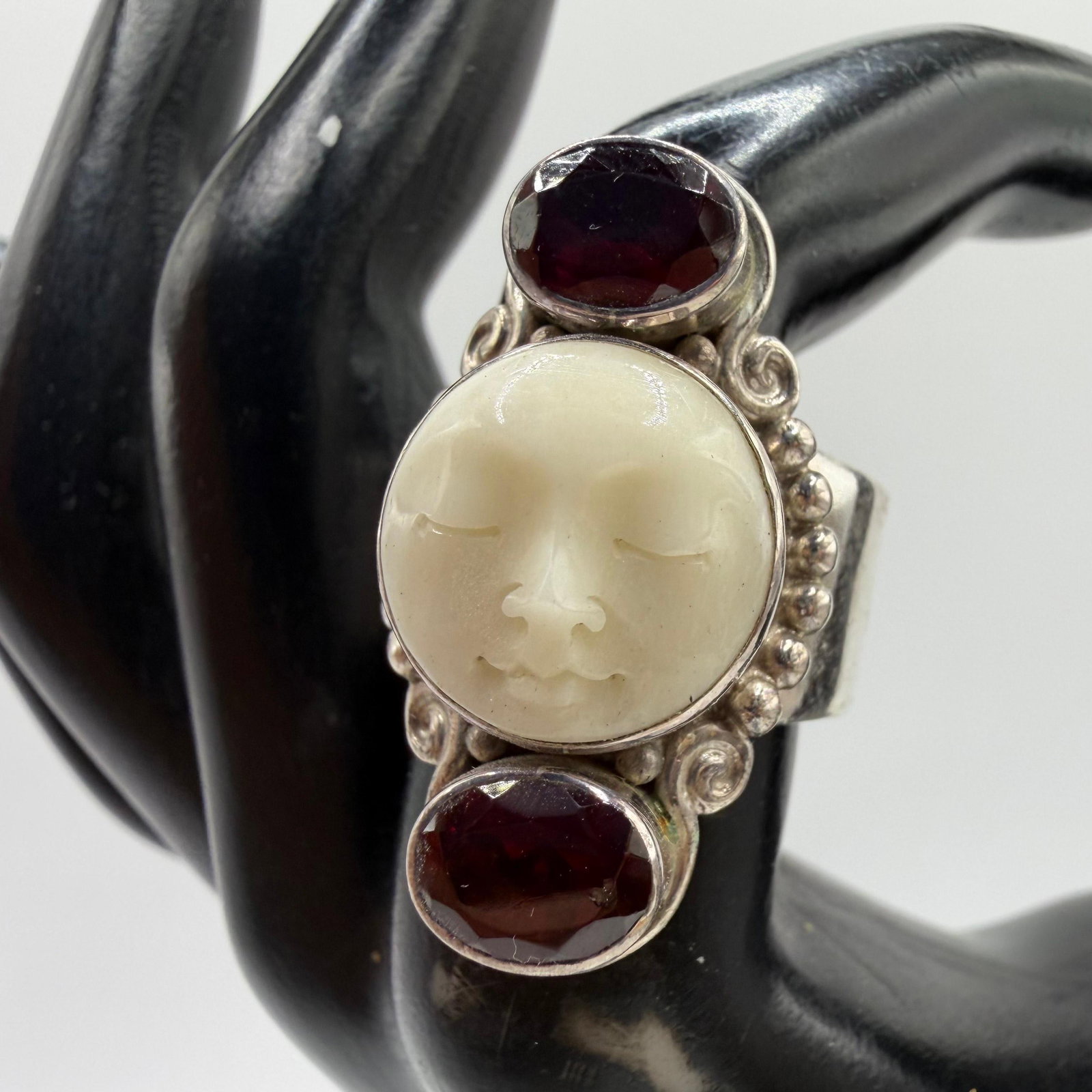 Carved Moon Face Cabochon Sajen Sterling Ring Red Garnet AB53: This item is in pre-owned, previously used/displayed condition with noticeable light wear and surface scratches. Please reference all photos for full details. This piece of jewelry has been carefully 