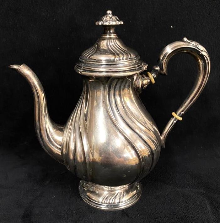 Turn of the Century German .830 Silver Teapot: Turn of the Century German .830 Silver Teapot Teapot in .830 silver made by Gebrüder Deyhle from the early 1900s. Features an art nouveau design style, and is hallmarked on the bottom with t