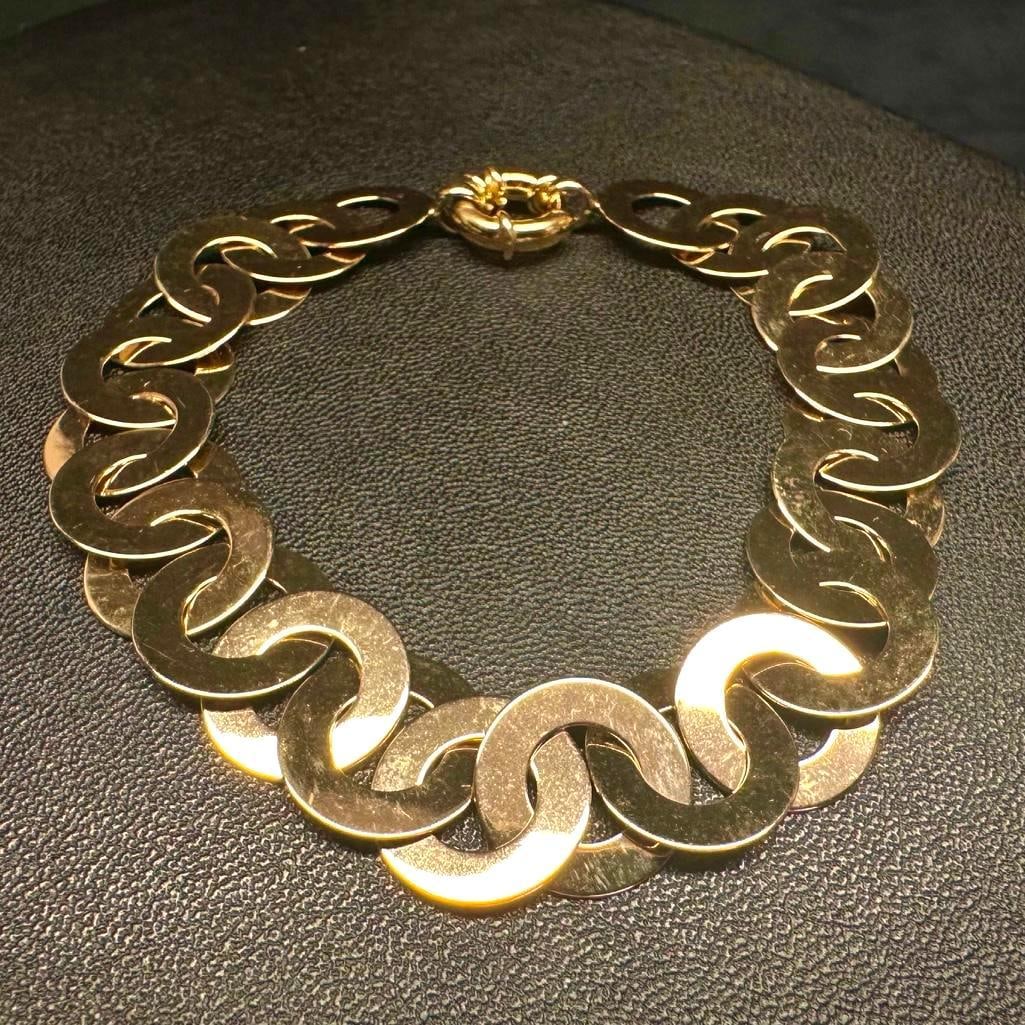 14k Gold Large Circle Link Bracelet: This piece of jewelry has been tested and researched prior to listing. Please view all our pictures they are part of our description. DETAILS: Metal - 14k Gold Color - Yellow Gold Stones - none