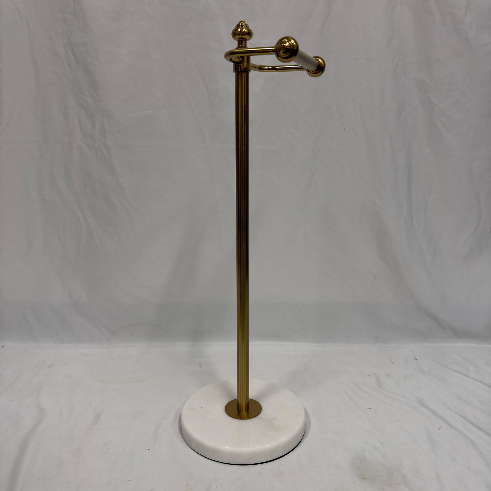Freestanding Brushed Brass Style Toilet Paper Holder with White Faux Marble Base (1 of 7)
