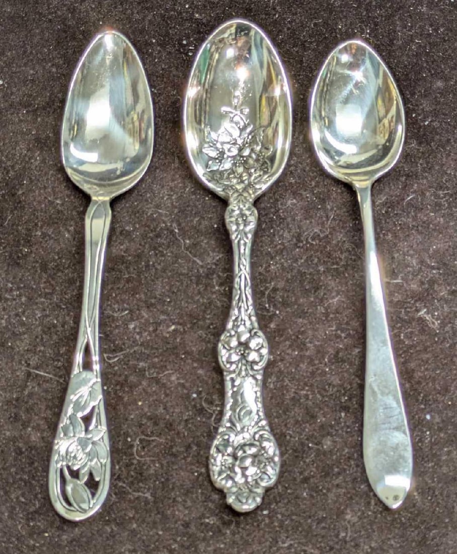 3 Vintage Sterling Silver Floral Spoons: 3 Vintage Sterling Silver Floral Spoons. This lot includes: (1) Floral Pattern Sterling Silver Spoon. This is approx 1" x 1/2" x 6". This has small tarnish . (1) 5 O'Clock Sterling Sil
