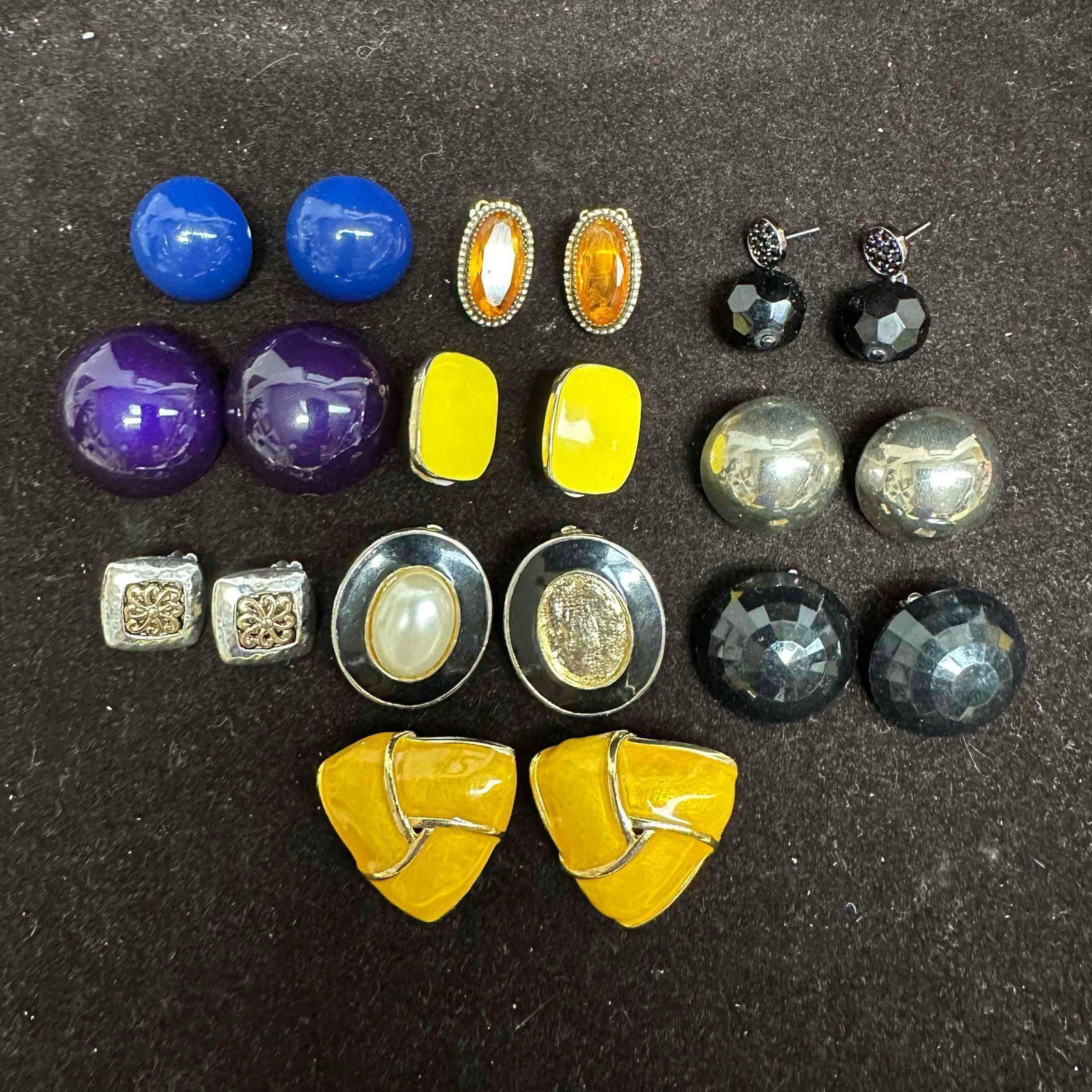 Lot of Ten Pairs Vintage Costume Clip On Earrings Colorful Statement Styles J17: Collection of 10 pairs of vintage costume clip on earrings. Includes bold statement styles in enamel, faux pearl, faceted glass, and metallic finishes. Variety of shapes such as round, oval, and geome