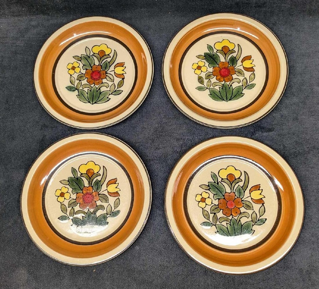 4 Vintage Momoyama Stoneware Floral Salad Plates A: 4 Vintage Momoyama Stoneware Floral Salad Plates A. Each plate is approximately 7 1/2" x 7 1/2" x 1" and the total weight is 3.08 lbs. The plates have some light wear and scratches. 