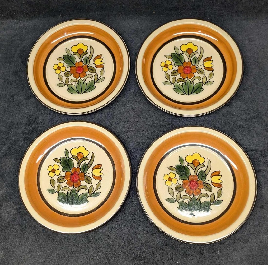 4 Vintage Momoyama Stoneware Floral Salad Plates B: 4 Vintage Momoyama Stoneware Floral Salad Plates B. Each plate is approximately 7 1/2" x 7 1/2" x 1" and the total weight is 3.12 lbs. The plates have some light wear and scratches and a tiny chip/imp
