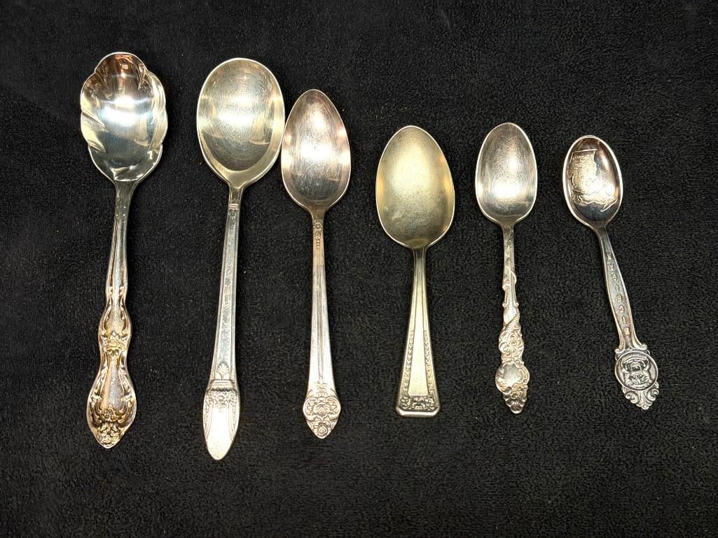 8 Vintage Silver Plated Spoons Souvenir & Flatware: Souvenir. This lot includes: (1)Michigan Silver Plated Souvenir Mini Spoon. Made in Norway. This is approx 3/4" x 1/4" x 4". (1) Rogers Bros/International Silver First Love Silver Plated S