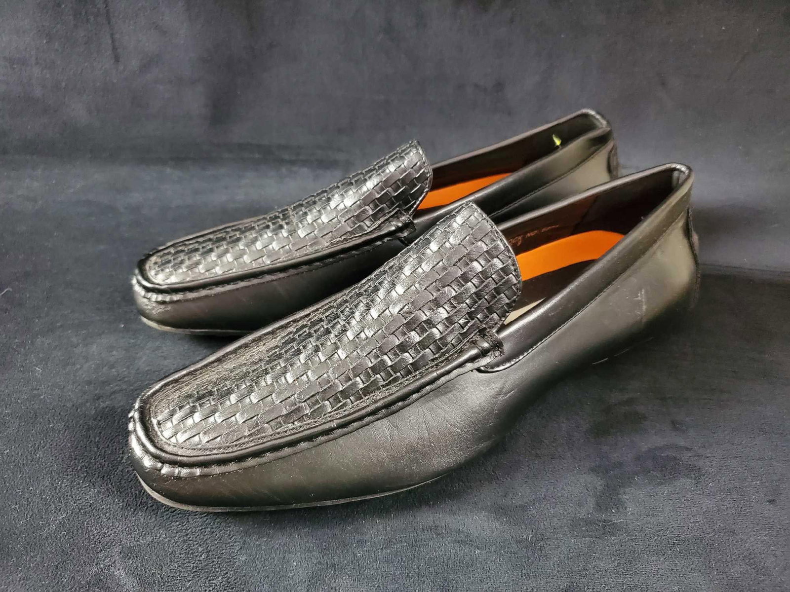 Ac Casuals Mens Black Loafers Size 9: Loafers made of durable good looking Synthetic Leather. Rubber sole with good traction and cushioning. Shoes are in good, unused condition with no known damage. It comes with a pair of IKEA shoe