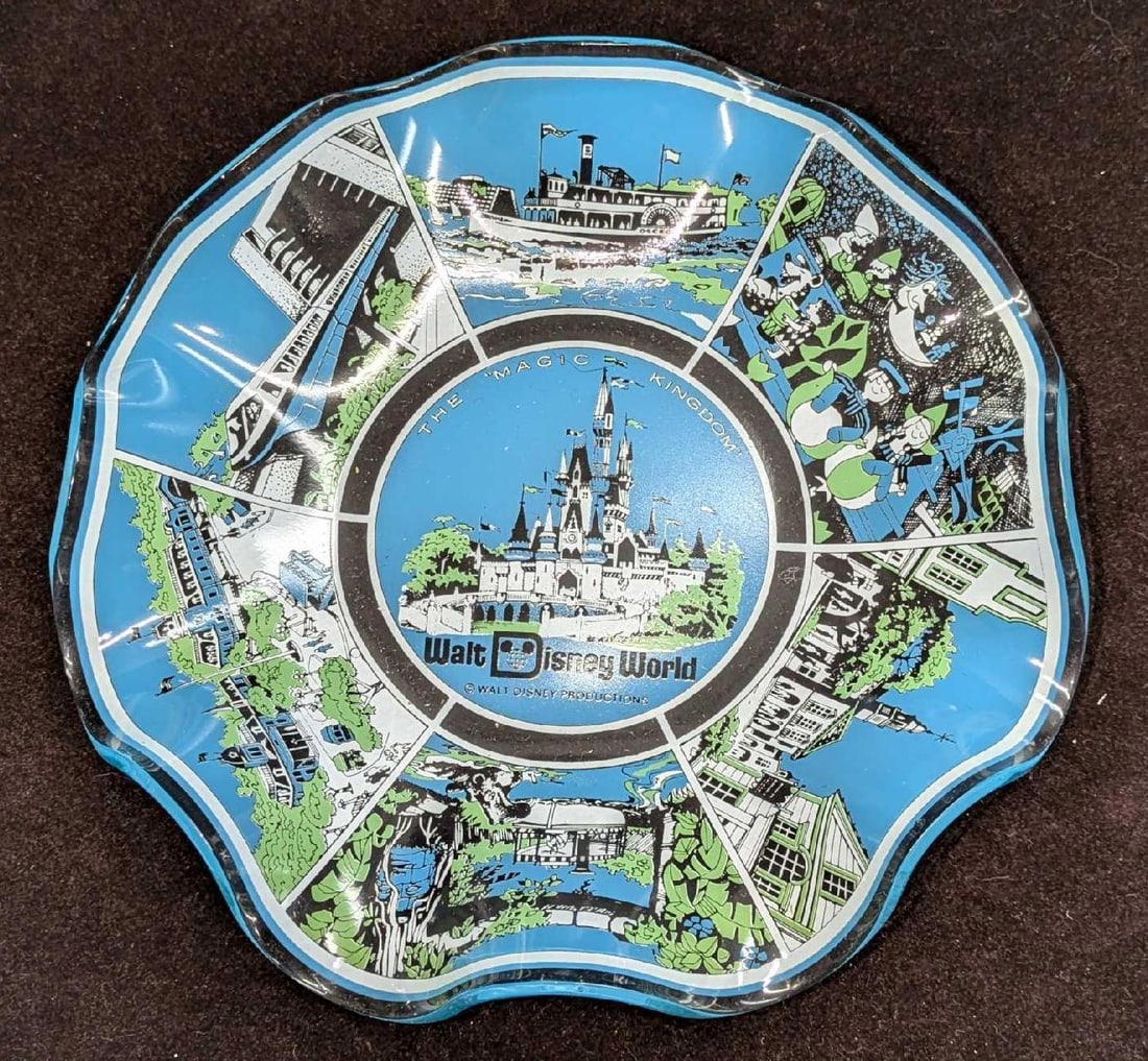 Vintage Disney World Blue Glass Candy Dish 1970s B: Vintage Disney World Blue Glass Candy Dish 1970s B. . This is approx 7" x 7" x 1 1/2" and it weighs 0.48lb. The glass has no chips or cracks. 