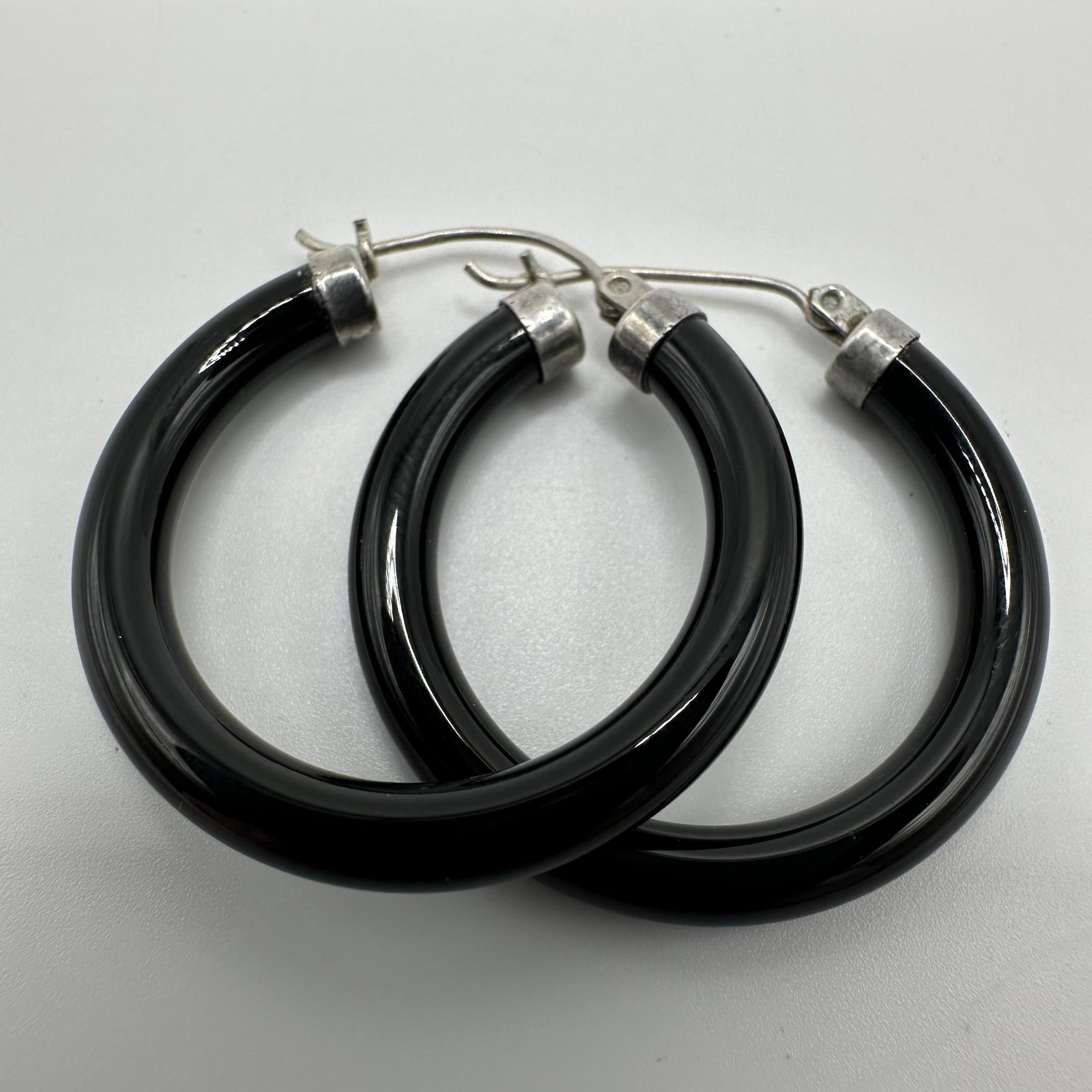 Black Onyx Hoop Sterling Silver Earrings 925 GSJ: This item is in good pre-owned, previously used/displayed condition with noticeable light wear and surface scratches. Please reference all photos for full details. This piece of jewelry has been teste