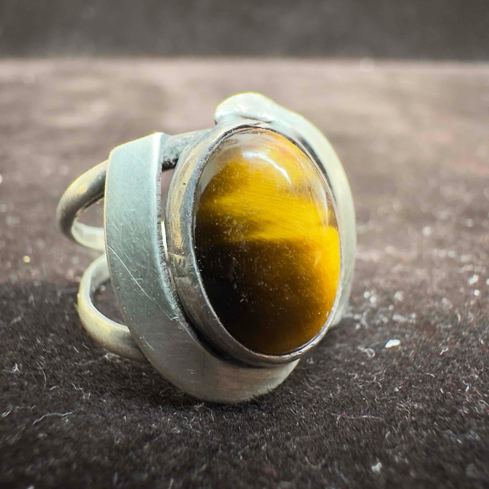 Oval Statement Tigers Eye Gemstone Sterling Silver Mexico Ring: This item is in good pre-owned, previously used/displayed condition with noticeable light wear, and surface scratches. Please reference all photos for full details. This piece of jewelry has been
