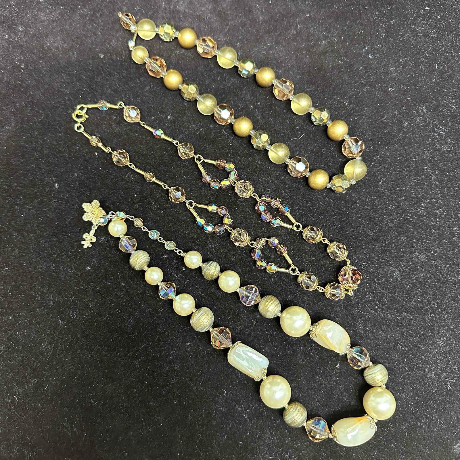 Vendome Marvella Glass Faux Stone Beads Necklace Costume Jewelry Set F12: Costume Jewelry Necklace Set Various Necklaces Faux Stone Glass Beaded Accents. Three necklaces included in this set, with some made of glass beads and faux stone accents. One necklace marked