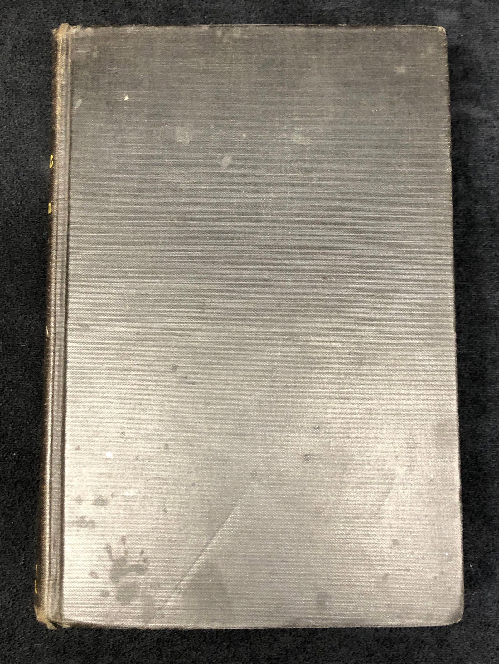 The Royal Road to Romance by Richard Halliburton - 1st Edition - Antique Hardcover: The Royal Road to Romance by Richard Halliburton. 1st Edition. Antique Hardcover. Illustrated. Garden City Publishing Company, Inc., 1925. The item measures approximately 5-1/2" x 8-1/4" x 1-1/2" and 