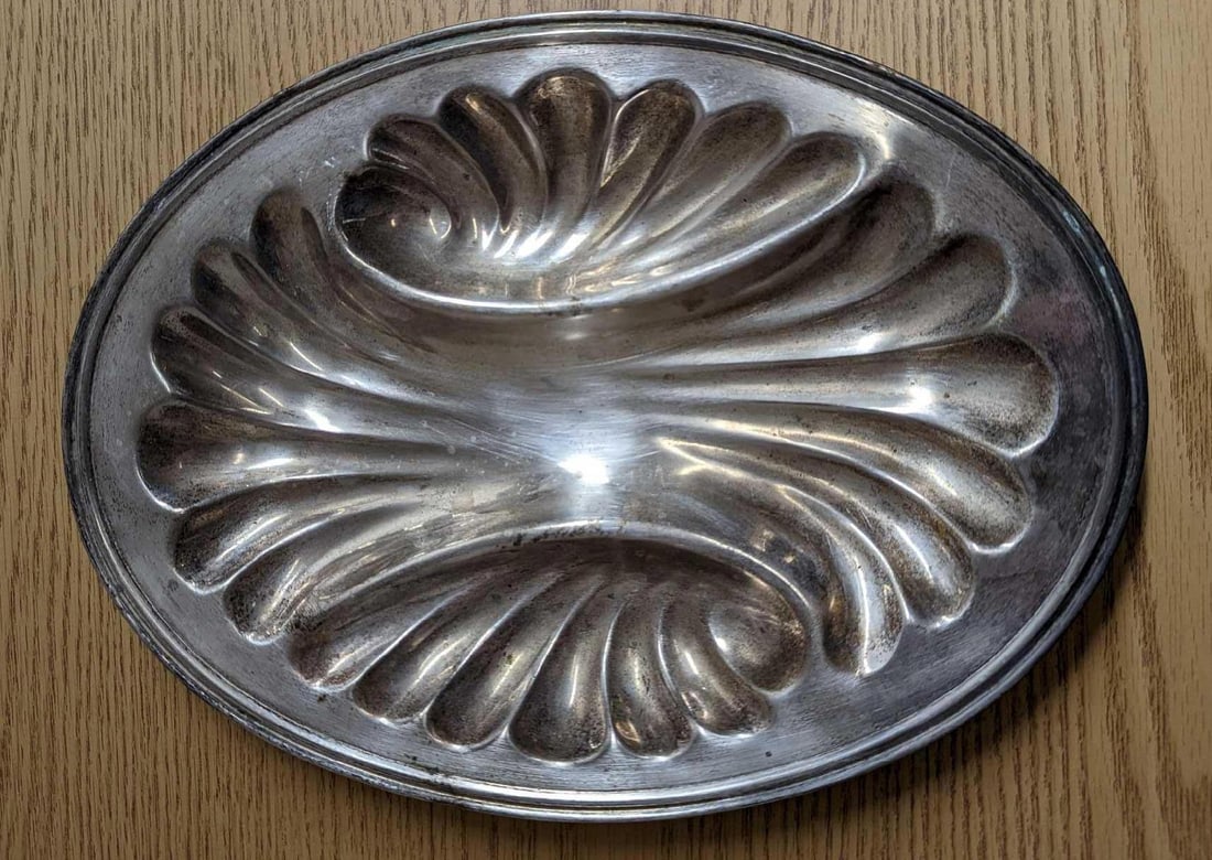 Apollo Silverplated Asparagus Serving Platter: Apollo Silverplated Asparagus Serving Platter. Also has two "sauce wells" on the sides. Is approx 13" x 9 3/4" x 1 1/4" and it weighs 1.07lb. The serving platter is in a good, vintage condition with s