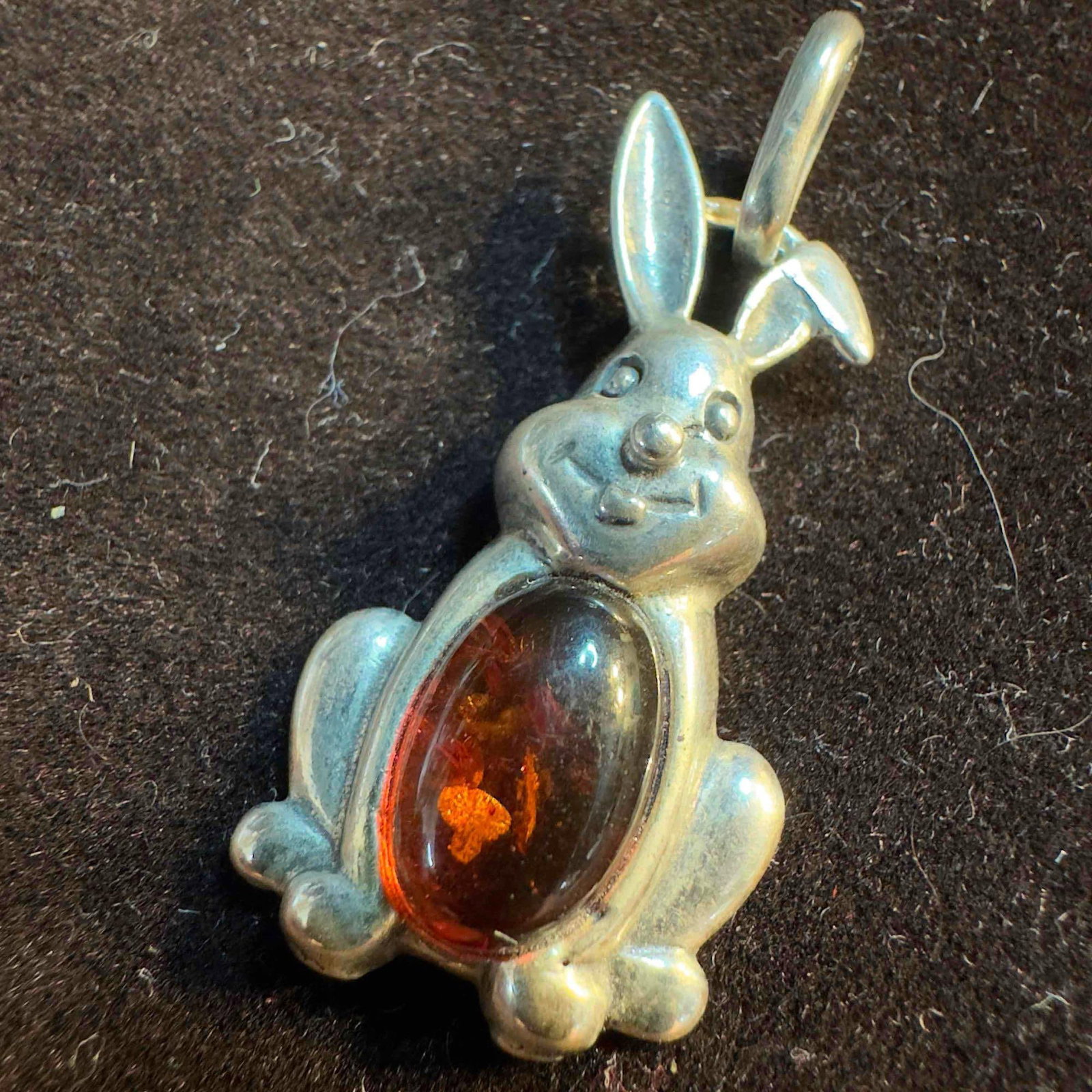 Natural Amber Bunny Rabbit Necklace Pendant Sterling Silver B92: This item is in good pre-owned, previously used/displayed condition with noticeable light wear, and surface scratches. Please reference all photos for full details. This piece of jewelry has been test