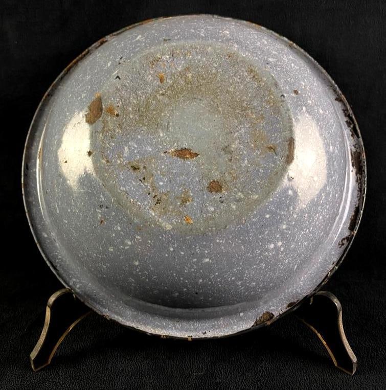 Antique Enamelware Mixing Bowl: Antique Enamelware Mixing Bowl Mixing bowl, enamel over metal from the early 20th century. Grayish blue enamel color, with some enamel worn off. Approximate size: 10.5" x 10.5" x 2.5"