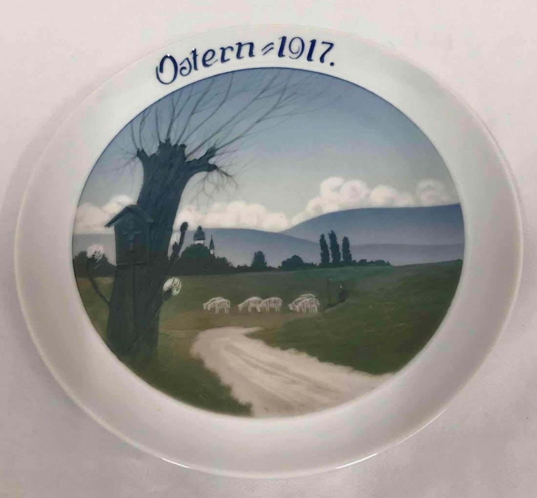 Rosenthal Art Nouveau Wall Plate Easter 1917 By Julius V. Guldbrandsen: This lot contains a Rosenthal Art Nouveau wall plate Easter 1917 by Julius V. Guldbrandsen. The plate is approx 8 1/4" x 8 1/4" x 1" and weighs about 0.9lbs. Overall the plate is in excellent used con