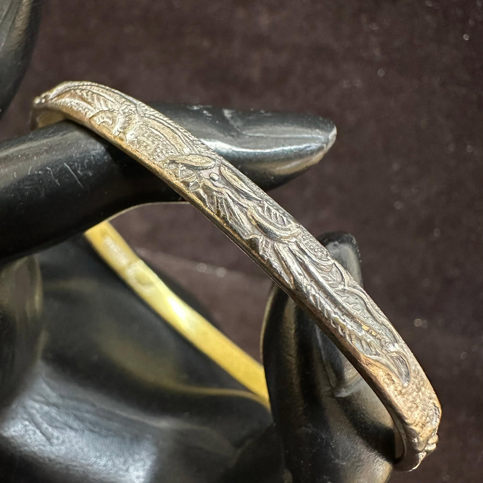 Mexico 925 Sterling Silver Bangle Bracelet Etched Floral Motif O52: This item is in good pre-owned, previously used/displayed condition with noticeable light wear and surface scratches. Please reference all photos for full details. This piece of jewelry has been teste