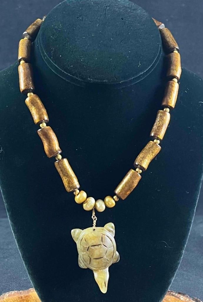 Natural Stone Necklace W Jade Turtle, 18K Gold: Natural Stone Necklace W Jade Turtle, 18K Gold Pictured is a handmade necklace made by jewelry designer who used only the finest quality materials such as 18k gold beads/ clasp and jade carved turtle.