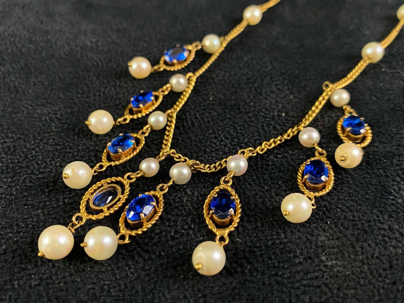 Vintage 14K Gold Sapphire & Pearl Chandelier Necklace: Vintage 14K Gold Sapphire & Pearl Chandelier Necklace This piece of authentic fine jewelry as been tested and researched prior to testing . Please view all our pictures they are part of our