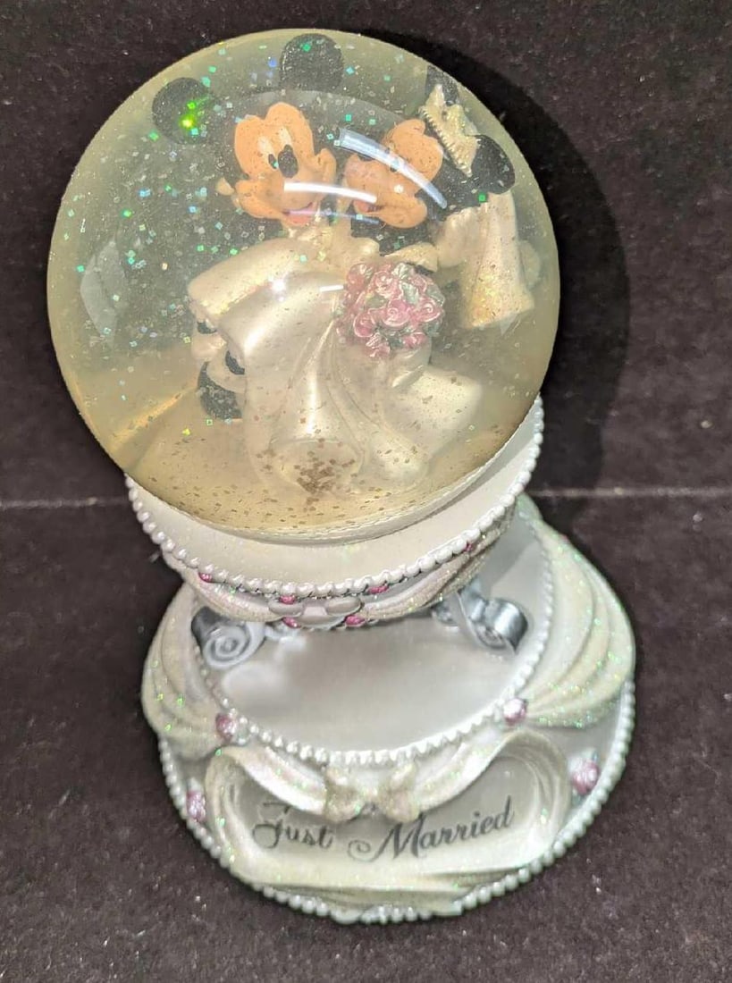 Disney Mickey Minnie Wedding Globe With Box (1 of 8)