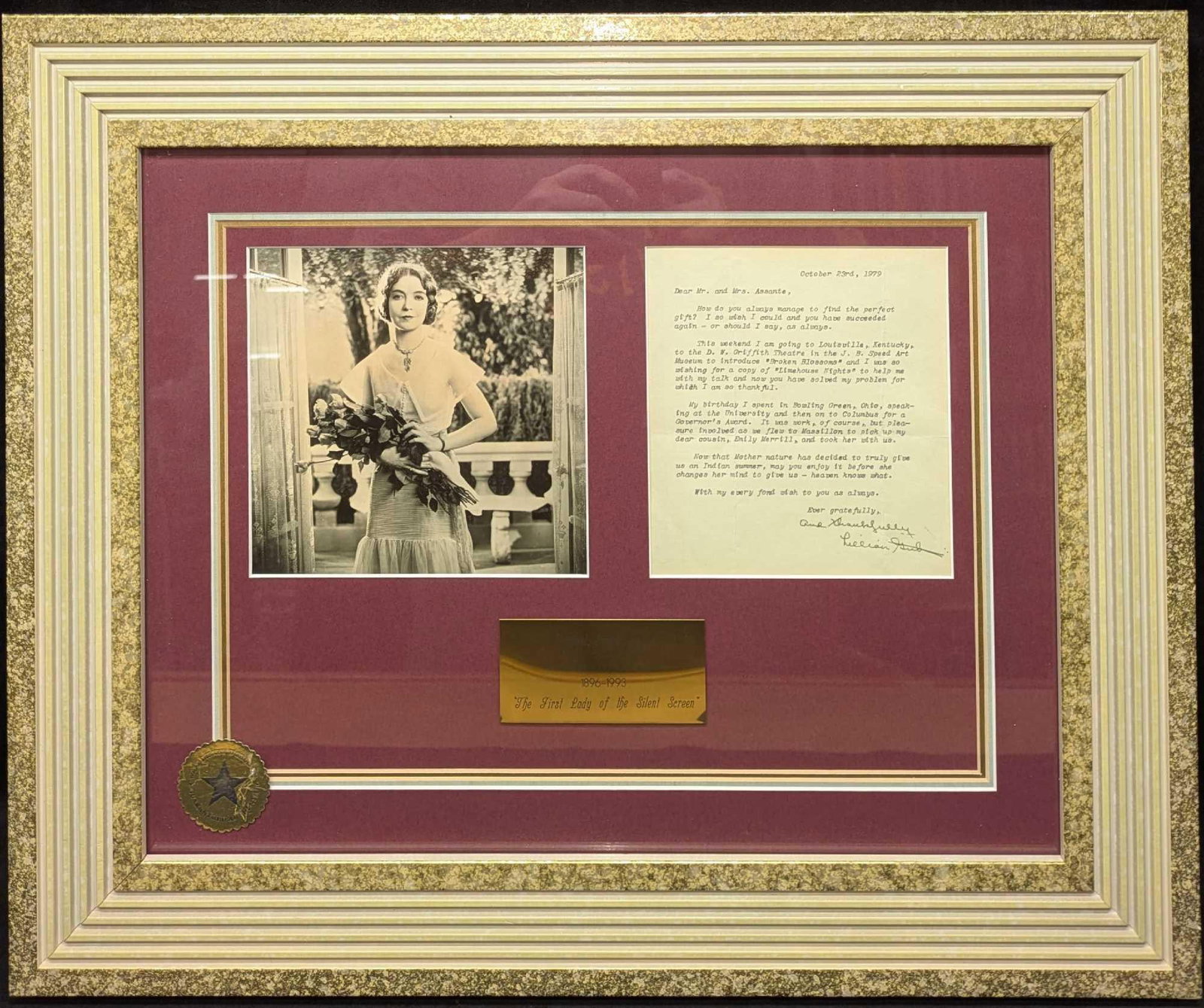 Framed Autographed Lillian Gish Letter First Lady of the Screen R77: Framed Autographed Lillian Gish Letter First Lady of the Screen R77. Here is an letter that was typed and signed by actress Lilian Gish who was considered to be one of the greatest actresses female mo