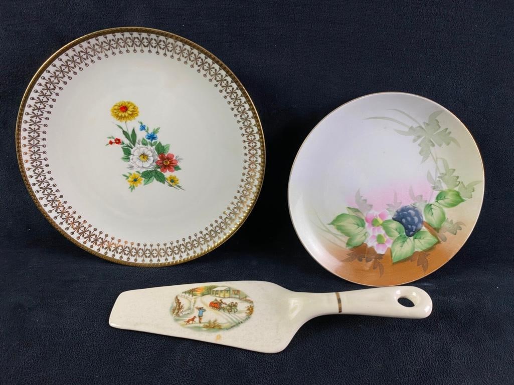 Lot of Three Porcelain Pieces (1 of 7)