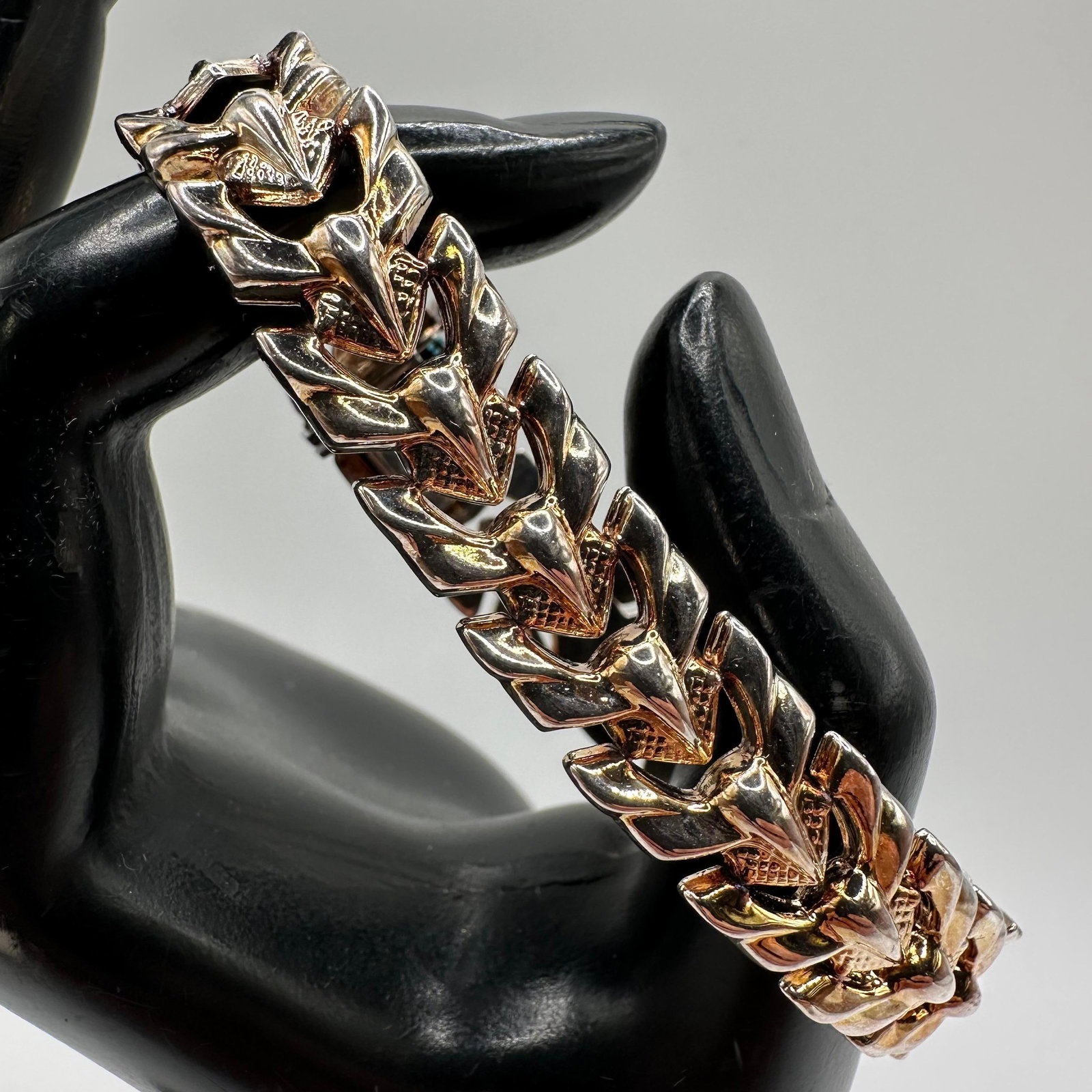 Milor Italy 925 Rose Gold Plated Chunky Geometric Link Bracelet: This item is in good pre-owned, previously used/displayed condition with noticeable light wear and surface scratches. Please reference all photos for full details. This piece of jewelry has been teste