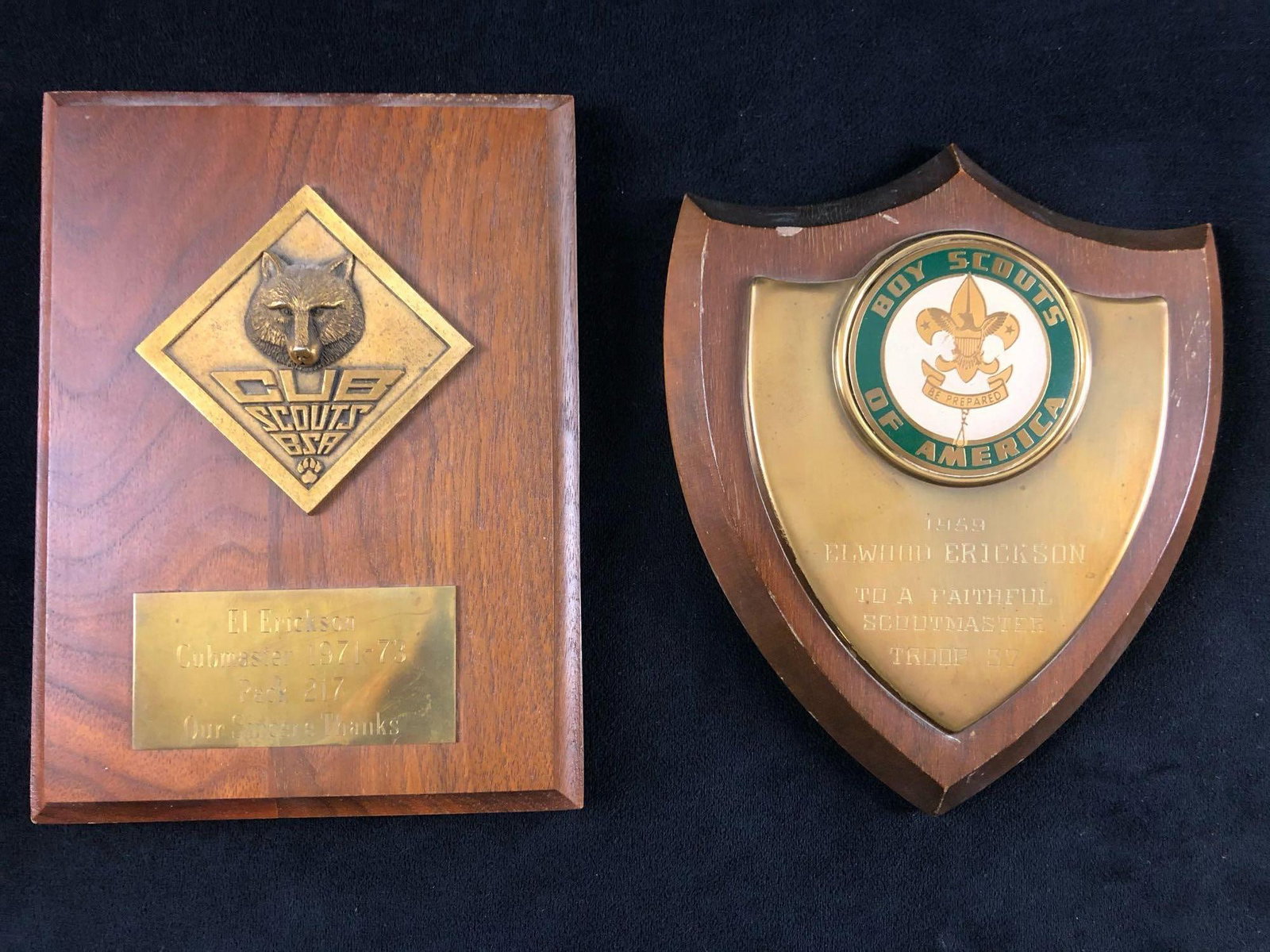 A Lot of 2 Vintage Boy Scouts Of America Cub BSA Troop Pack Plaque Wood Gold: A Lot of 2 Vintage Boy Scouts Of America Cub BSA Troop Pack Plaque Wood Bronze This is a set of awards in good condition with some shelf life wear. (1) Boy Scouts of America is a wood s
