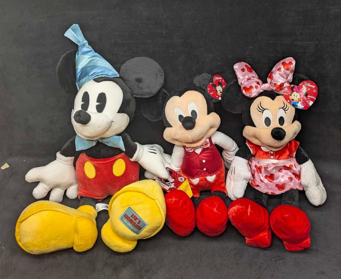 Disney Lets Celebrate Valentines Day Mickey And Minnie Mouse Plush Dolls: Disney Lets Celebrate Valentines Day Mickey And Minnie Mouse Plush Dolls. This lot includes: (1) Large Walt Disney World "Let's Celebrate" Mickey Mouse Plush. It is approx 22" x 1
