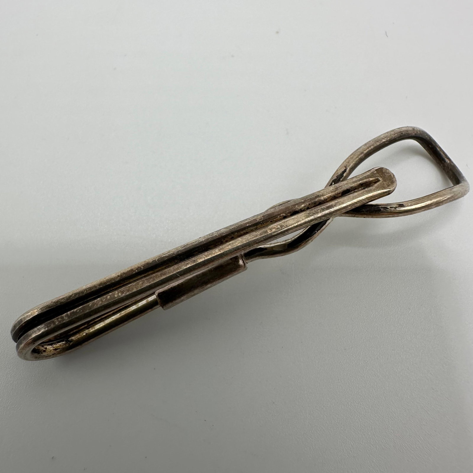 Gorham Sterling Silver Tie Clip Bar: This item is in good pre-owned, previously used/displayed condition with noticeable light wear and surface scratches. Please reference all photos for full details. This piece of jewelry has been