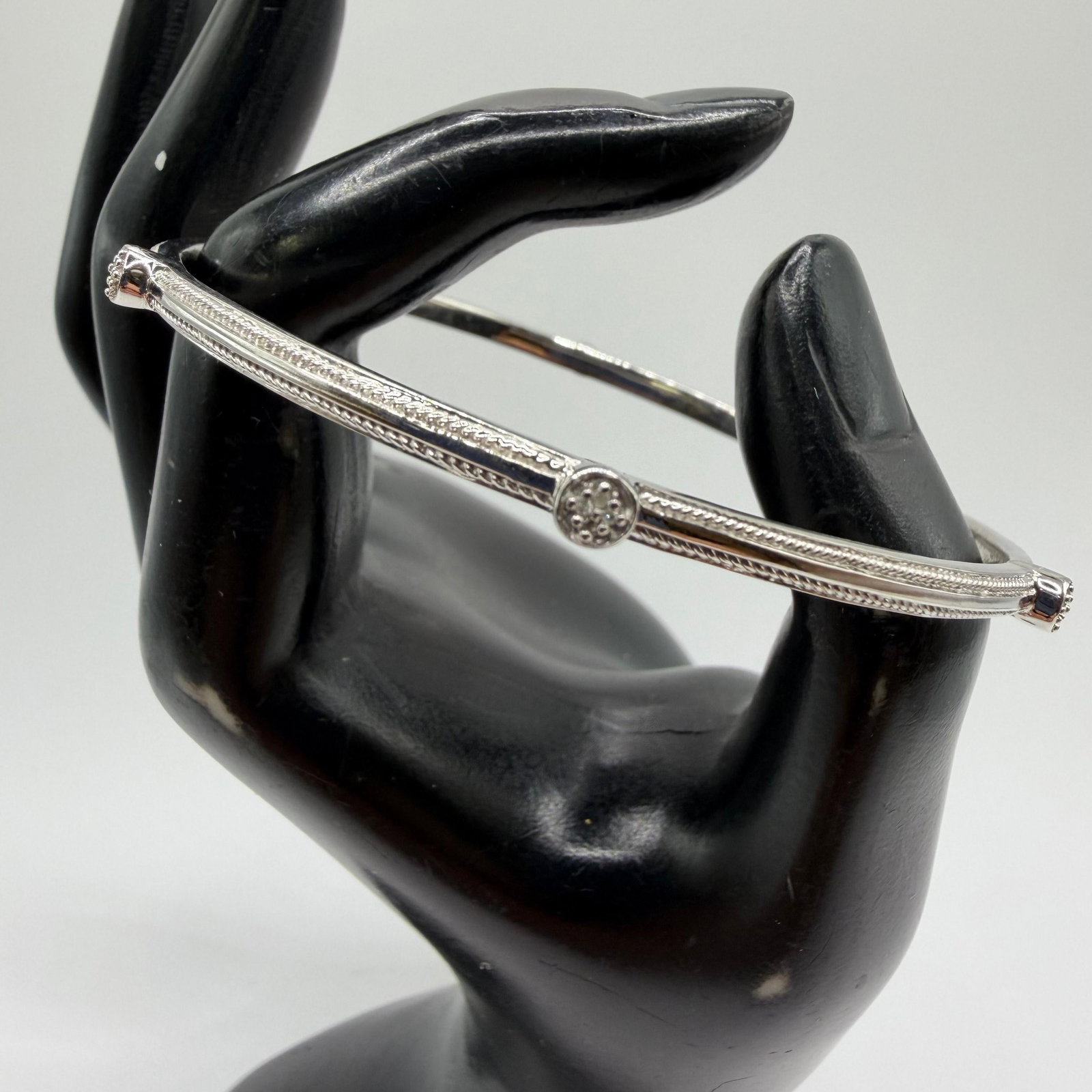 Affinity Diamonds Moissanite Sterling Silver Bangle Bracelet ER10: This item is in pre-owned, previously used/displayed condition with noticeable light wear and surface scratches. Please reference all photos for full details. This piece of jewelry has been carefully