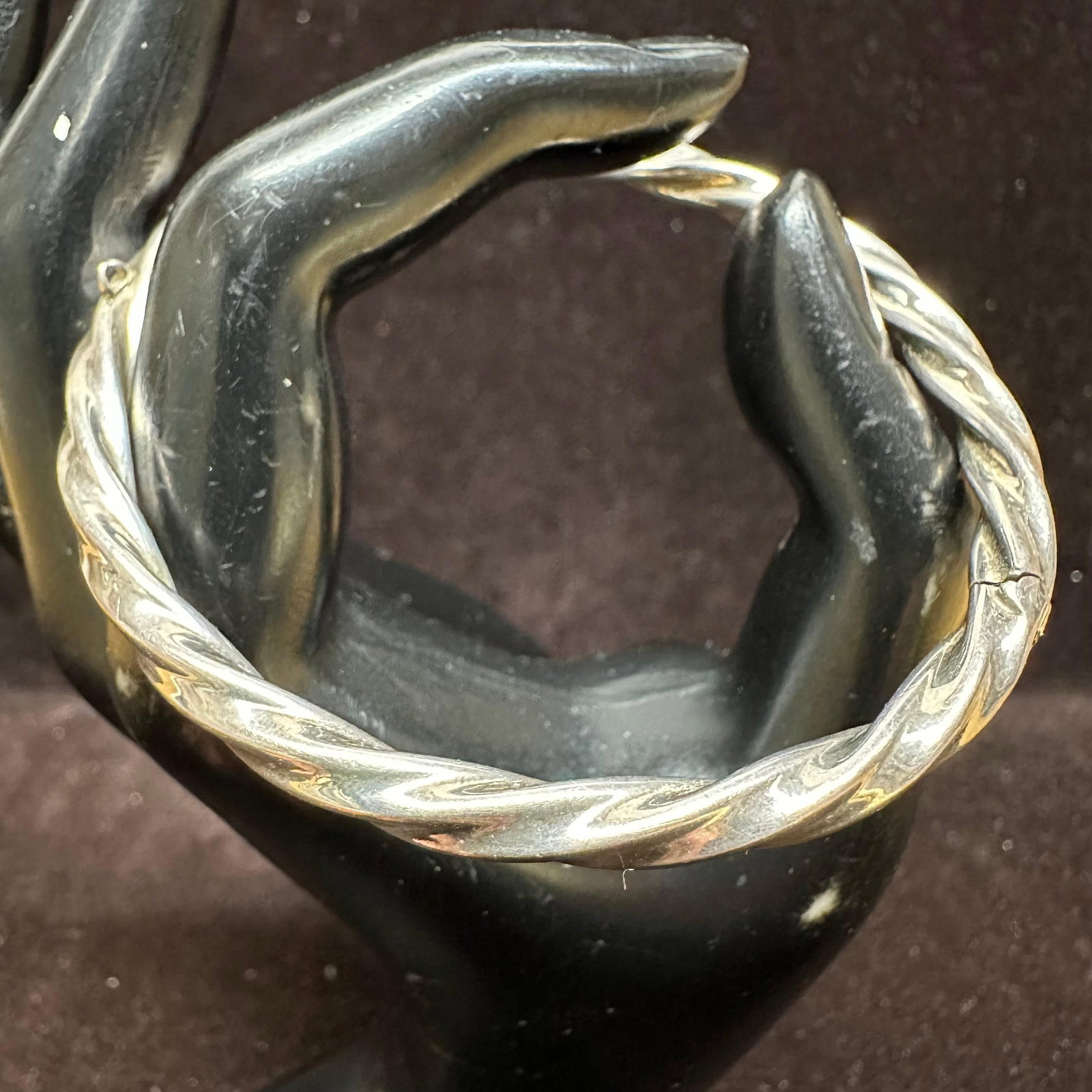MC 925 Hinged Twist Spiral Silver Bracelet X8: This item is in good pre-owned, previously used/displayed condition with noticeable light wear and surface scratches. Please reference all photos for full details. This piece of jewelry has been teste