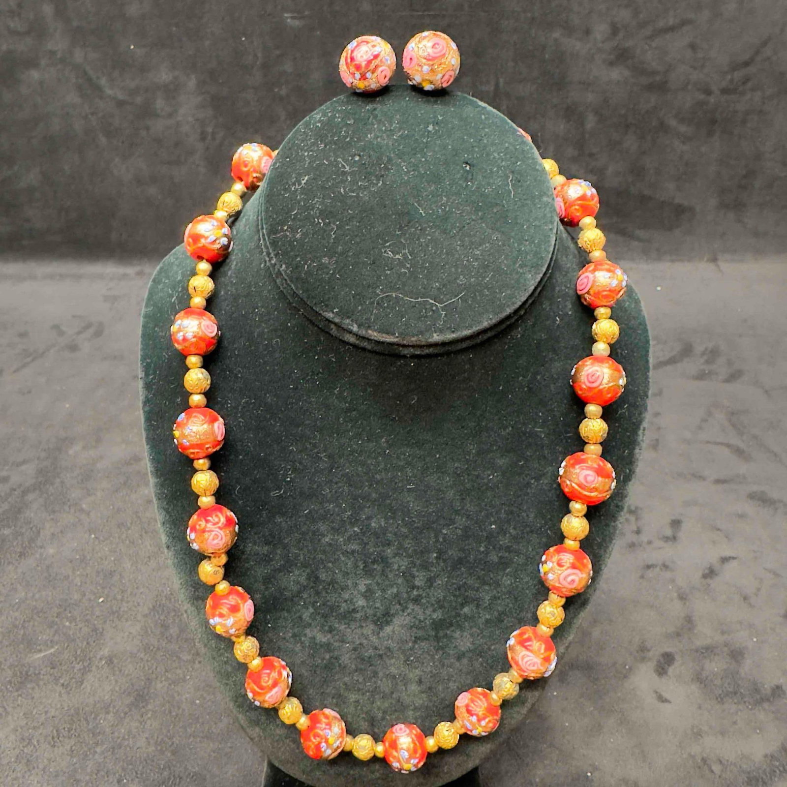 Murano Venetian Lamp Work Glass Fiorato Red Bead Beaded Necklace and Earrings Set A47: Murano Venetian Lamp Work Glass Fiorato Red Bead Beaded Necklace and Earrings Set A47. Necklace and earrings with red colored glass beads with beautiful hand painted designs on each. The necklace
