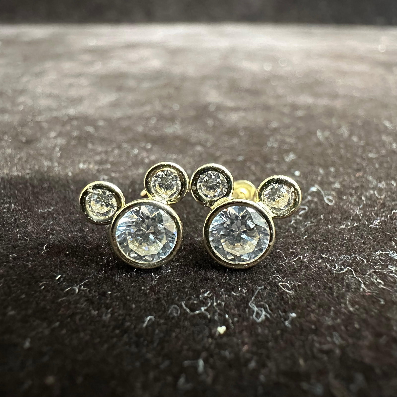 14K Gold Clear Stone Mickey Mouse Earrings Disney: This item is in good pre-owned, previously used/displayed condition with noticeable light wear and surface scratches. Please reference all photos for full details. This piece of jewelry has been teste