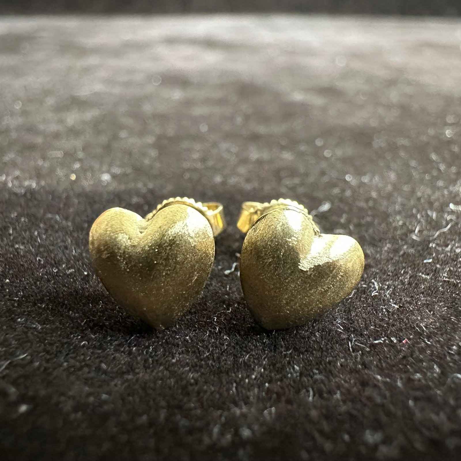 Gold Jewelry 14K Earrings Heart: This item is in good pre-owned, previously used/displayed condition with noticeable light wear and surface scratches. Please reference all photos for full details. This piece of jewelry has been teste