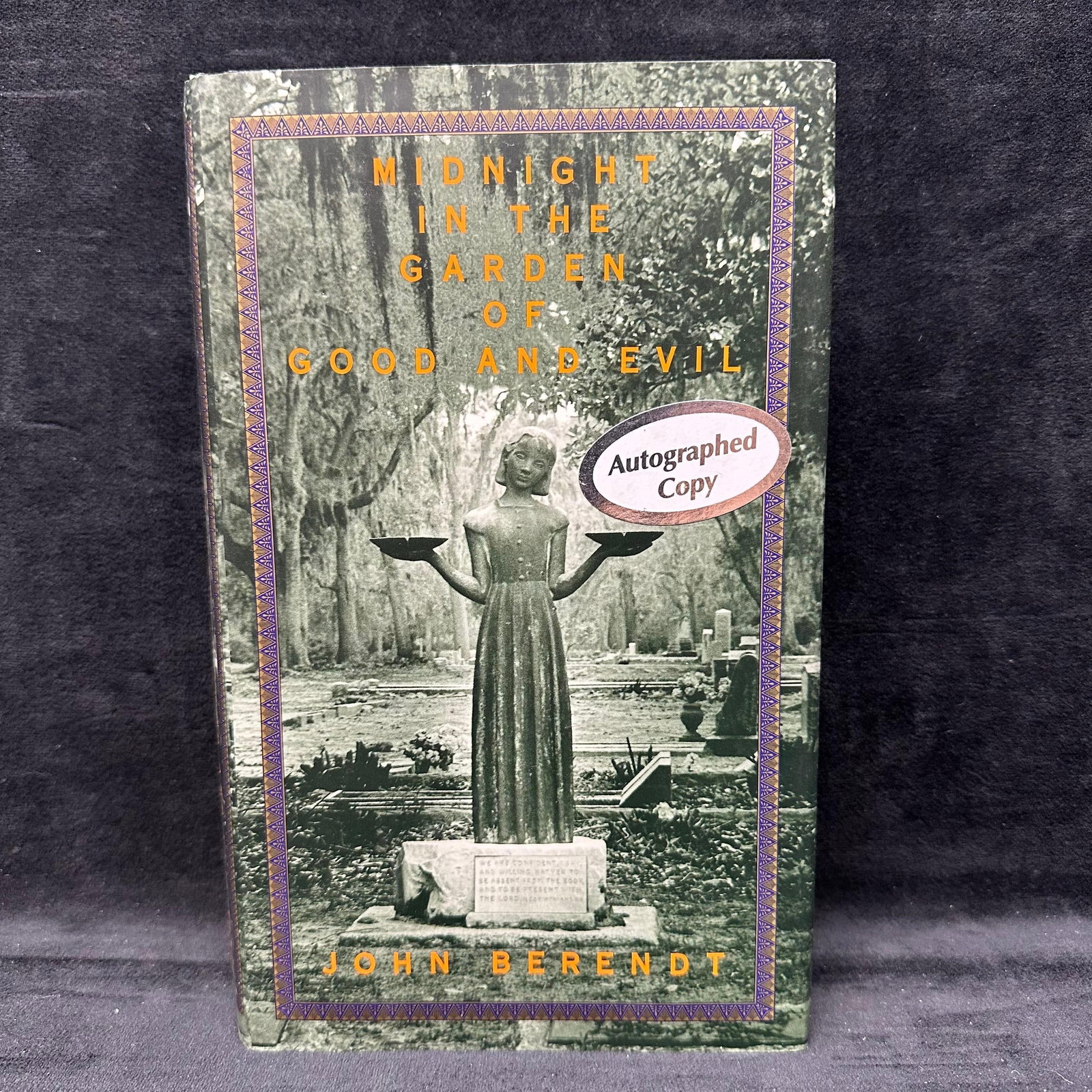 Midnight In The Garden of Good and Evil Autographed Copy Hardcover Book John Berendt: Book shows light wear to cover edges and corners with age toning to pages; binding intact. This item is in pre-owned, previously displayed condition with light wear, some creases, and surface