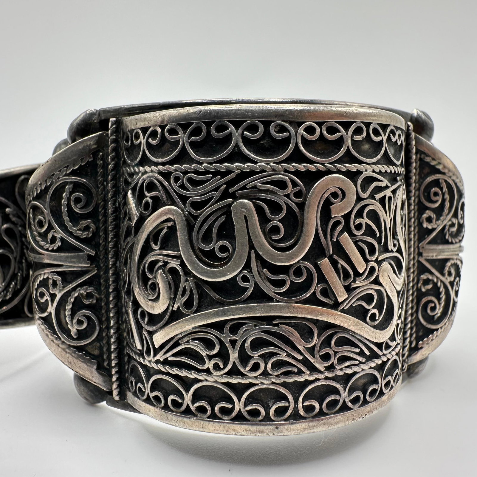 Arabic Script Inscription Hinged Bracelet Tribal Ethnic Style Design: This item is in good pre-owned, previously used/displayed condition with noticeable light wear and surface scratches. Please reference all photos for full details. This piece of jewelry has been