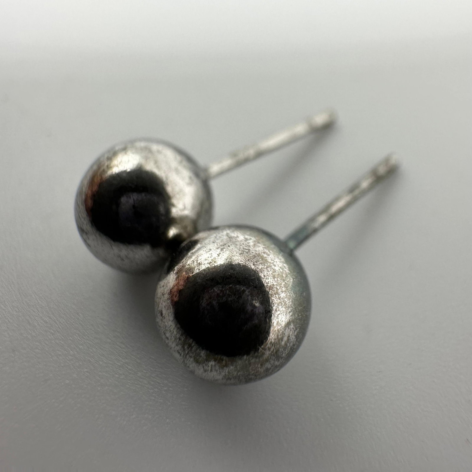JCM 925 Silver Stud Ball Classic Earrings AB2: This item is in good pre-owned, previously used/displayed condition with noticeable light wear and surface scratches. Please reference all photos for full details. This piece of jewelry has been teste