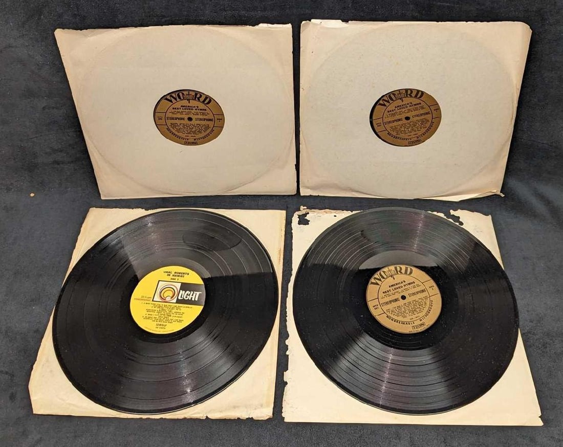4 Vintage Oral Roberts & Best Loved Hymn LPs: 4 Vintage Oral Roberts & Best Loved Hymn LPs. This lot includes: (1) Various – America's Best Loved Hymns LP. This was released in 1969 By Word Records. #501 (1) Various –