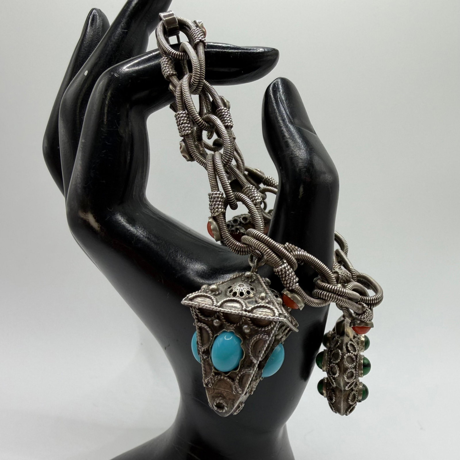 Heart Filigree Ornate Fob Charm 800 Silver Bracelet Coral Accents ER82: This item is in pre-owned, previously used/displayed condition with noticeable light wear and surface scratches. Please reference all photos for full details. This piece of jewelry has been carefully 