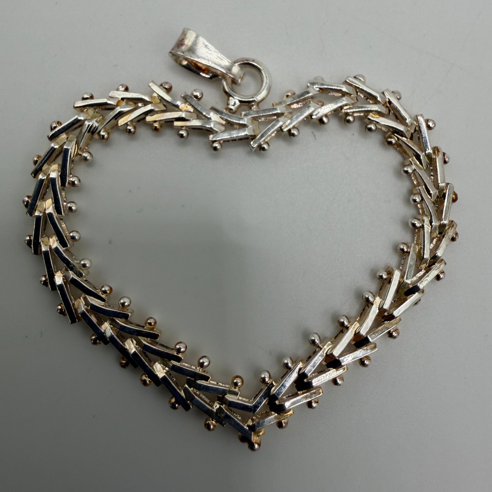Milor Italy Sterling Silver Modernist V-Link Pendant Heart: This item is in good pre-owned, previously used/displayed condition with noticeable light wear and surface scratches. Please reference all photos for full details. This piece of jewelry has been caref