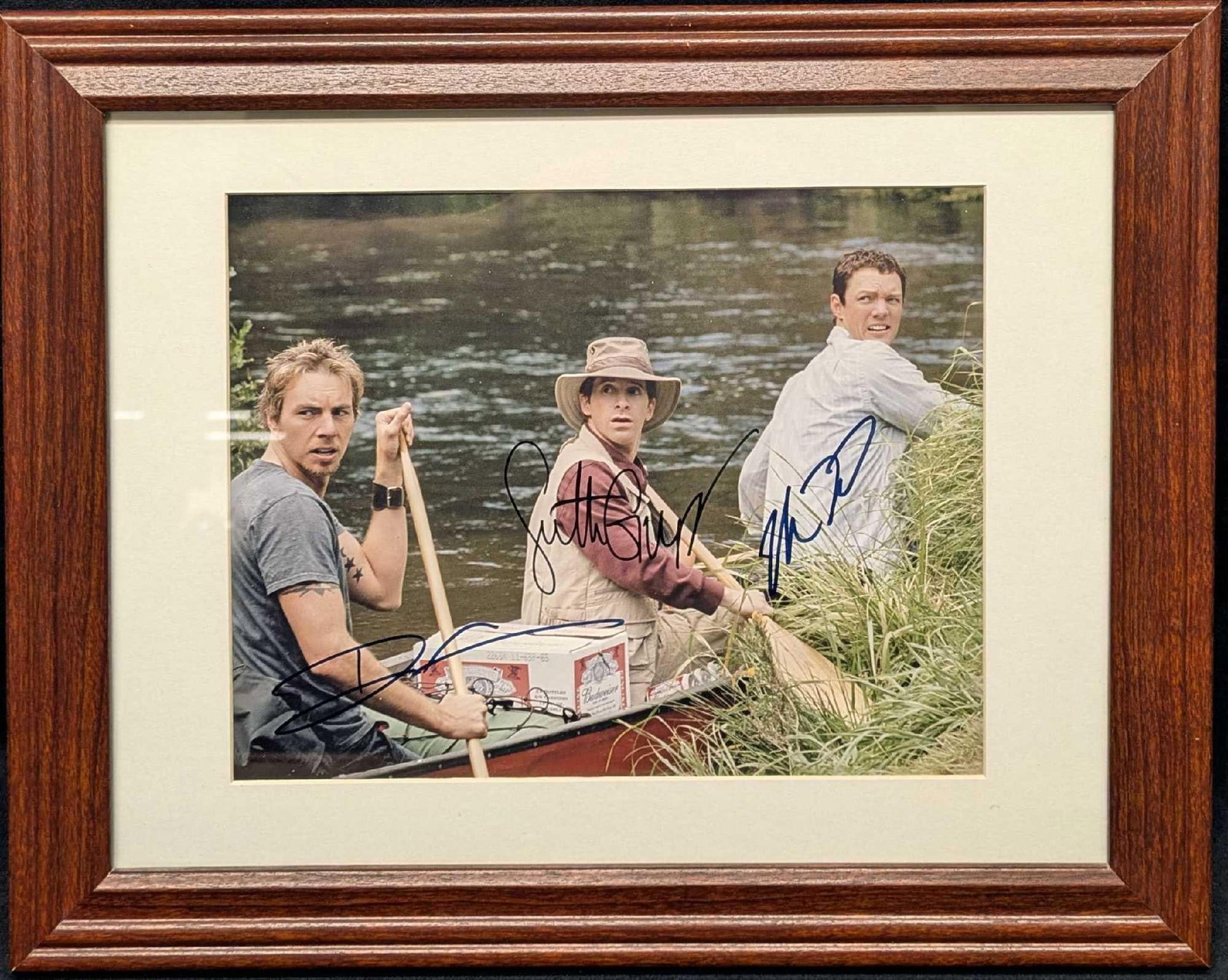 Matthew Lillard Seth Green Dax Shepard Autographed Without A Paddle Photo: Matthew Lillard Seth Green Dax Shepard Autographed Without A Paddle Photo. Each actor signed their character. The framed photo is approx 12 1/4" x 15 1/8" x 5/8" and it weighs 2.10lbs.