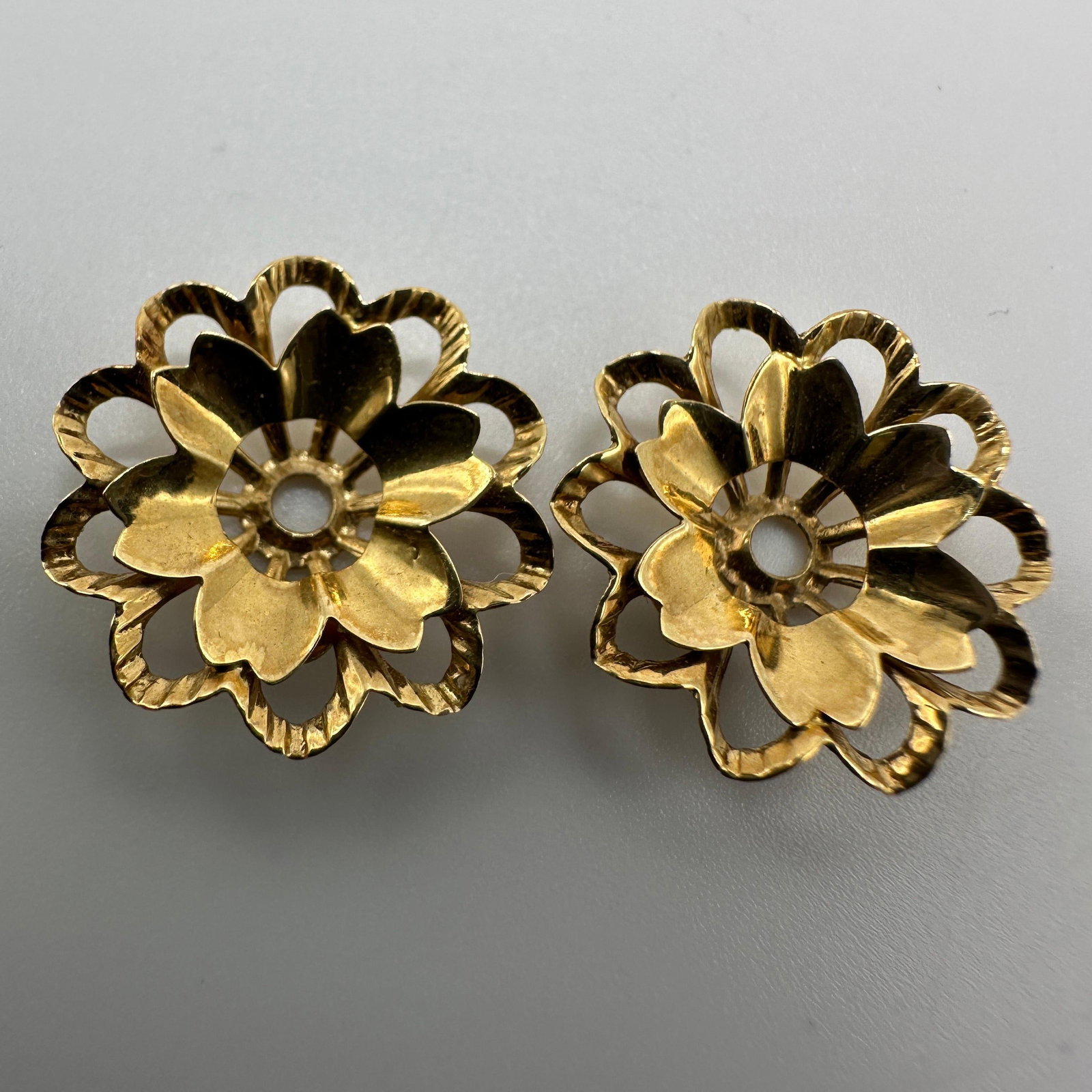 18K Gold Earring Enhancer Floral 750 Hallmark Set A16 (1 of 4)