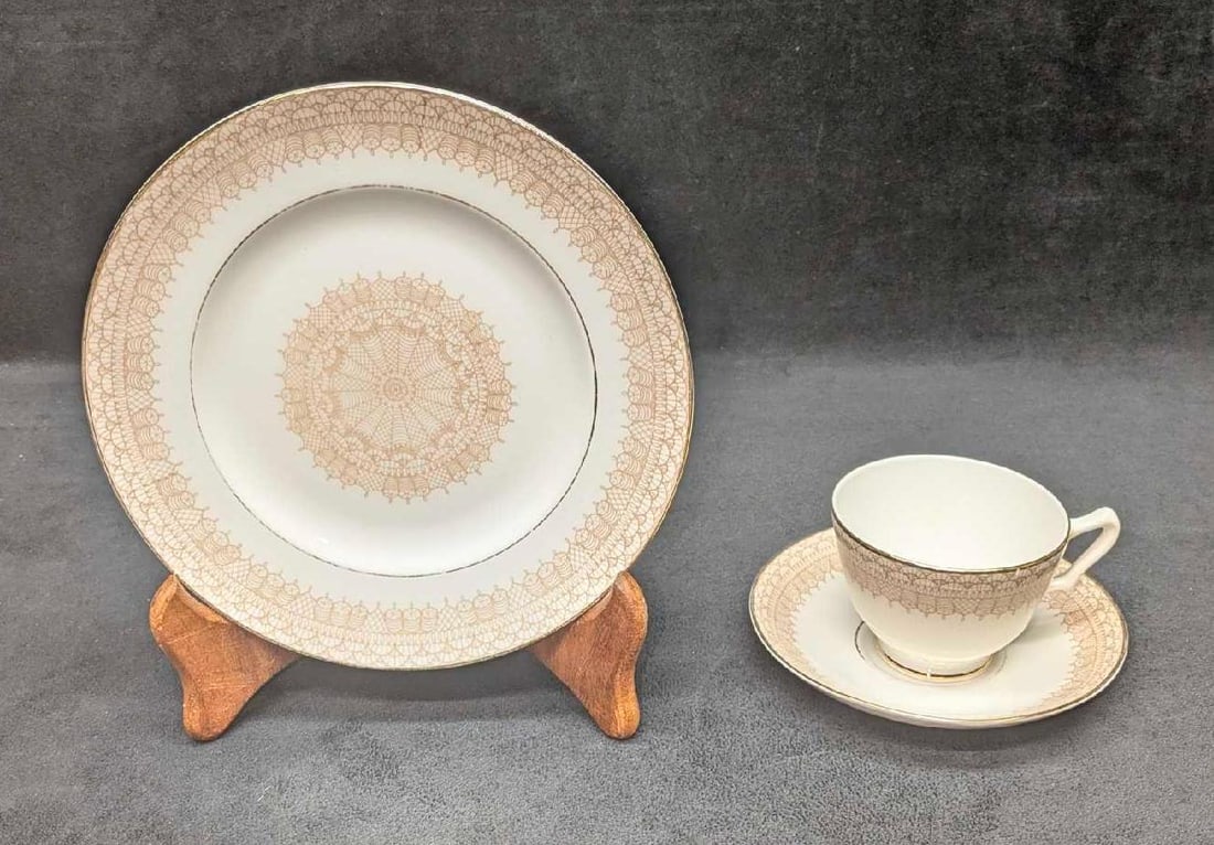 Vintage Crown Staffordshire Fine Bone China Set Of 3: Vintage Crown Staffordshire Fine Bone China Set Of 3. Comes with a teacup, saucer and Luncheon Plate. The teacup is approx 2 1/2" x 4 1/4" x 3 1/2", the saucer is approx 1" x 5 1/2" x 5 1/2" and 
