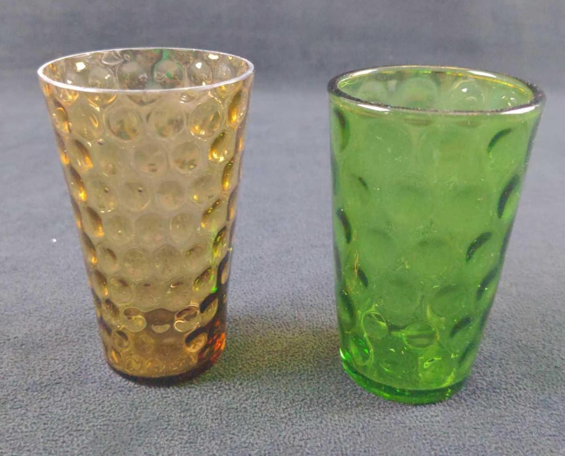 Vintage Coin Dot Mini Drinking Glasses: This lot of small glasses are perfect for water, highballs and more. This lot consists of: (1) Green. This is approx 2 1/4" x 2 1/4" x 3 1/2". Has no known damage. (1) Sort of light amber.