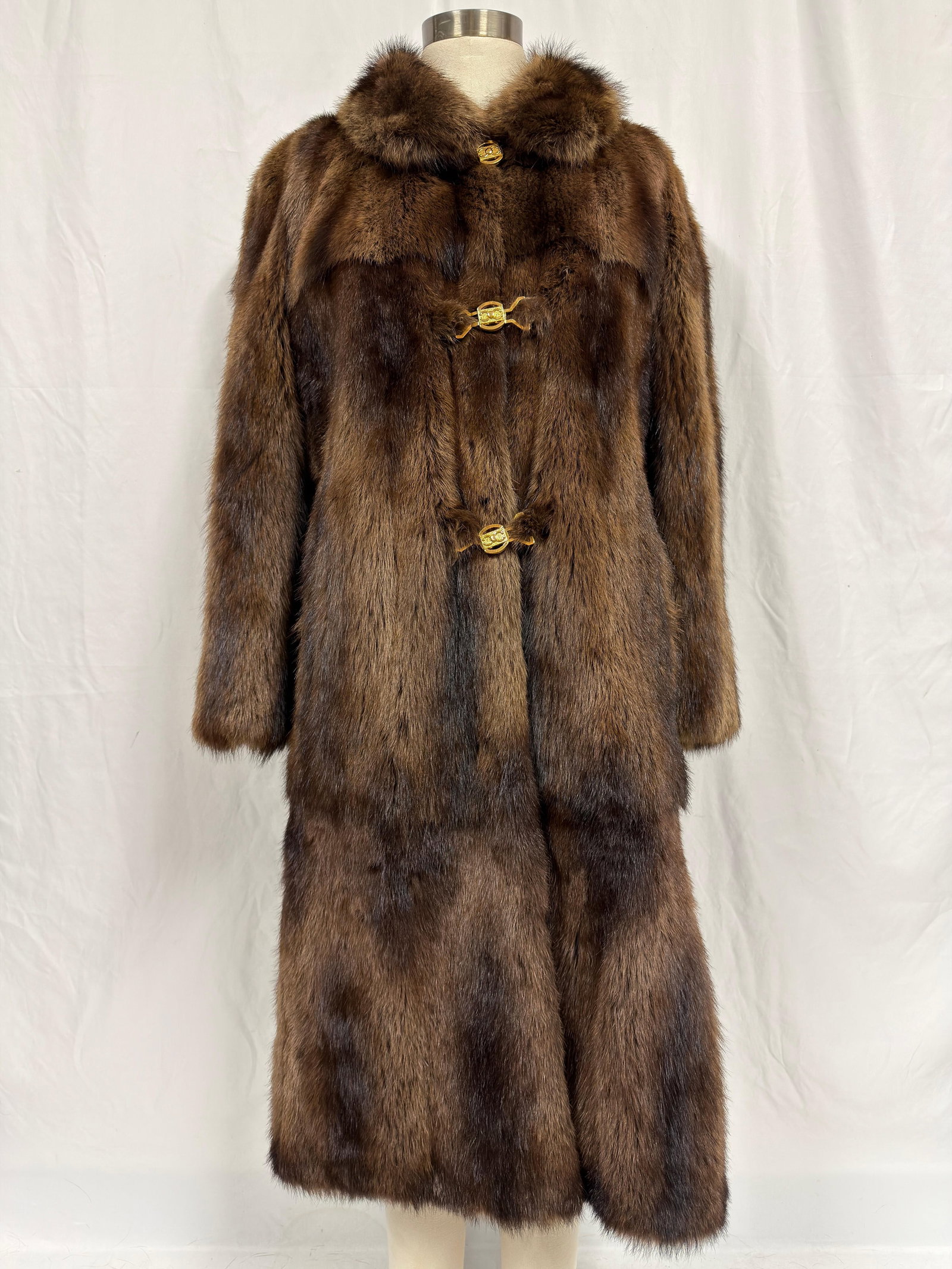 Marmot Fur Coat Brown Gold Tone Clasp Closure FC20 (1 of 11)