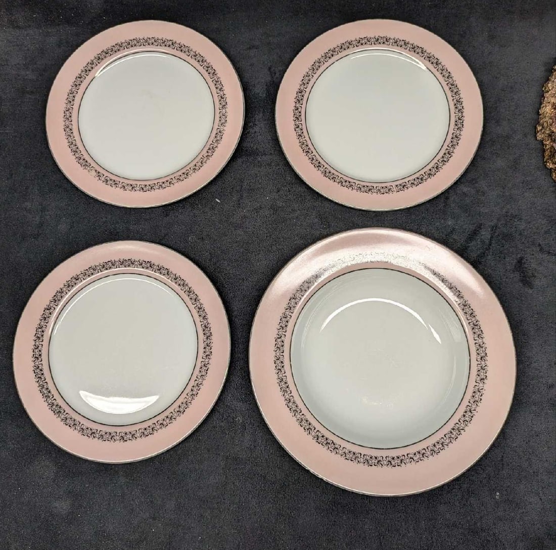 Narumi Pink Scroll Salad Plates And Bowl: Narumi Pink Scroll Salad Plates And Bowl. This set of fine china contains: (3) Salad Plates. Each is approx 7 3/8" x 7 3/8" x 1/2". There is some wear on the trim. (1) Bowl. This is