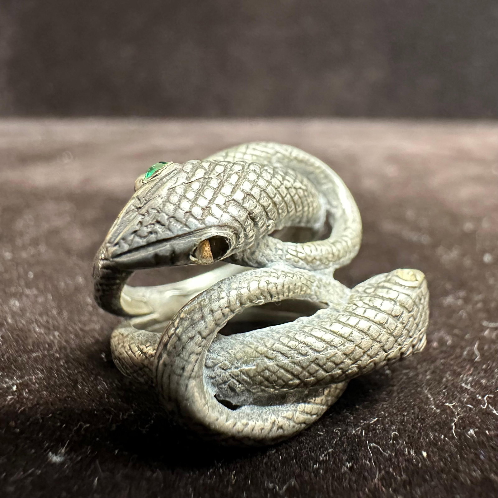 Twin Coiled Snake Green Rhinestone Silver Ring Size 5: This item is in good pre-owned, previously used/displayed condition with noticeable light wear and surface scratches. Please reference all photos for full details. This piece of jewelry has been teste